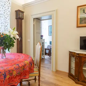 Vespucci- Quite Historic Palace Apartamento
